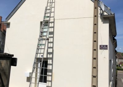 Photo d'une maison après rénovation de la façade.