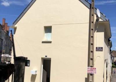 Photo d'une maison avant rénovation de la façade.