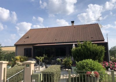 Photo d'une maison avant le service couverture de Do'Rénovation.